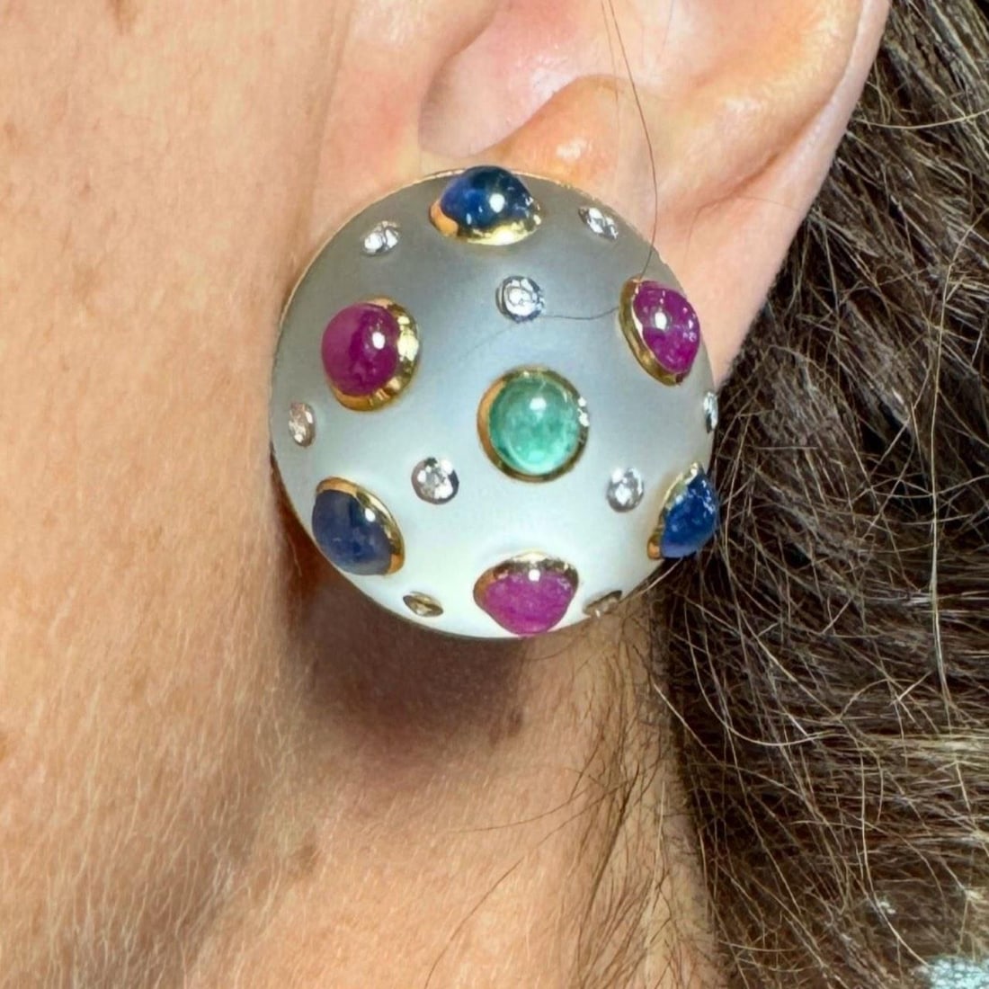 TRIANON 18K Gold Earrings with Ruby Emerald Sapphire and Diamond: TRIANON 18K Gold Earrings with Ruby Emerald Sapphire and Diamond These exquisite TRIANON earrings are crafted from 18K yellow gold and feature a stunning array of gemstones, including rubies, emeralds