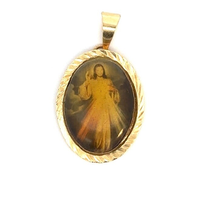 Vintage 14K Yellow Gold Jesus Resurrection Charm Pendant: Vintage 14K Yellow Gold Jesus Resurrection Charm Pendant This vintage charm pendant features a beautifully detailed painting of the Jesus Resurrection, crafted in 14K solid yellow gold. Measuring 15.6