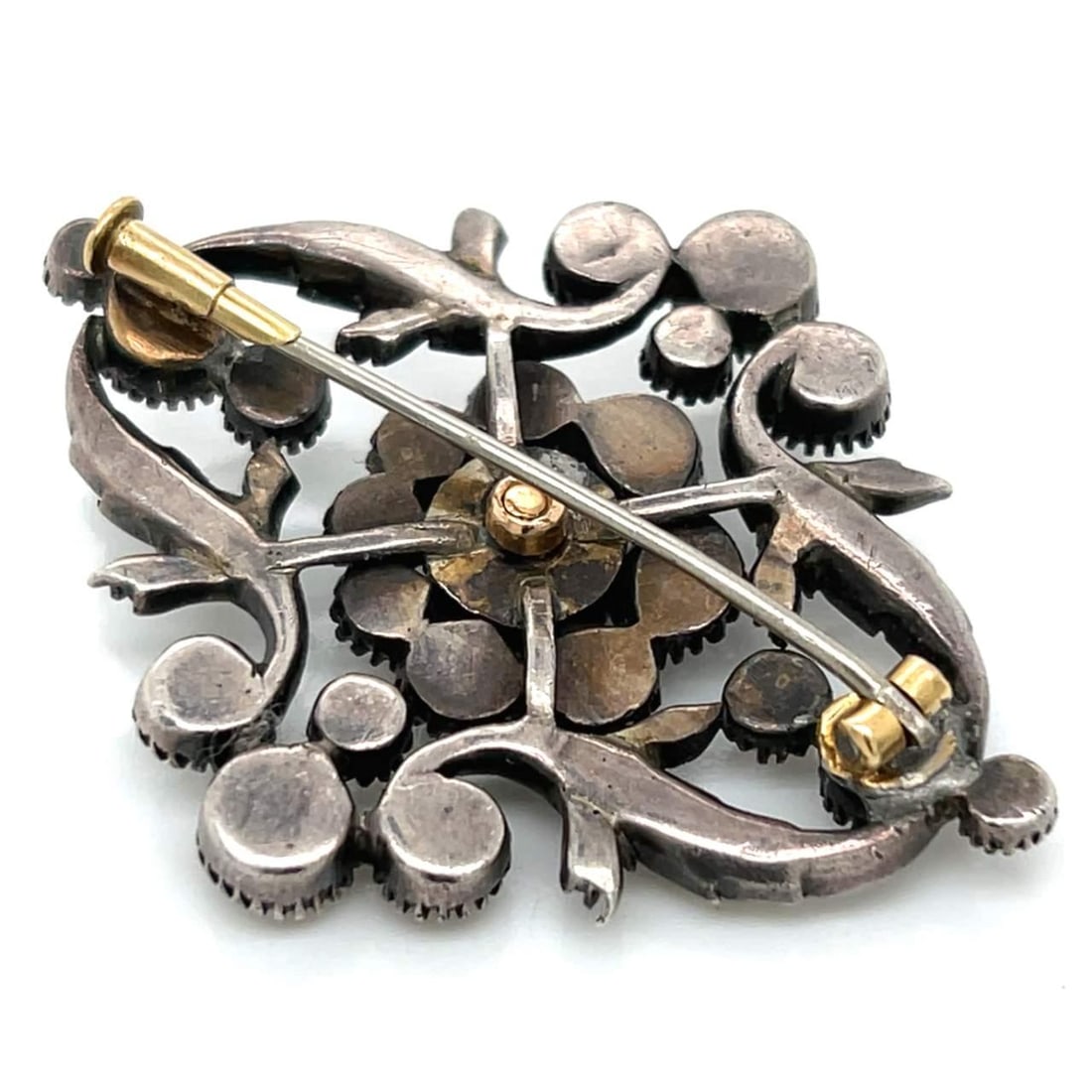 Victorian French Silver Brooch 55 Rose-Cut Diamonds 4.00 Ct: Victorian French Silver Brooch 55 Rose-Cut Diamonds 4.00 Ct This exquisite Victorian French brooch showcases a stunning array of 55 rose-cut diamonds, collectively weighing approximately 4.00 ct. Craf