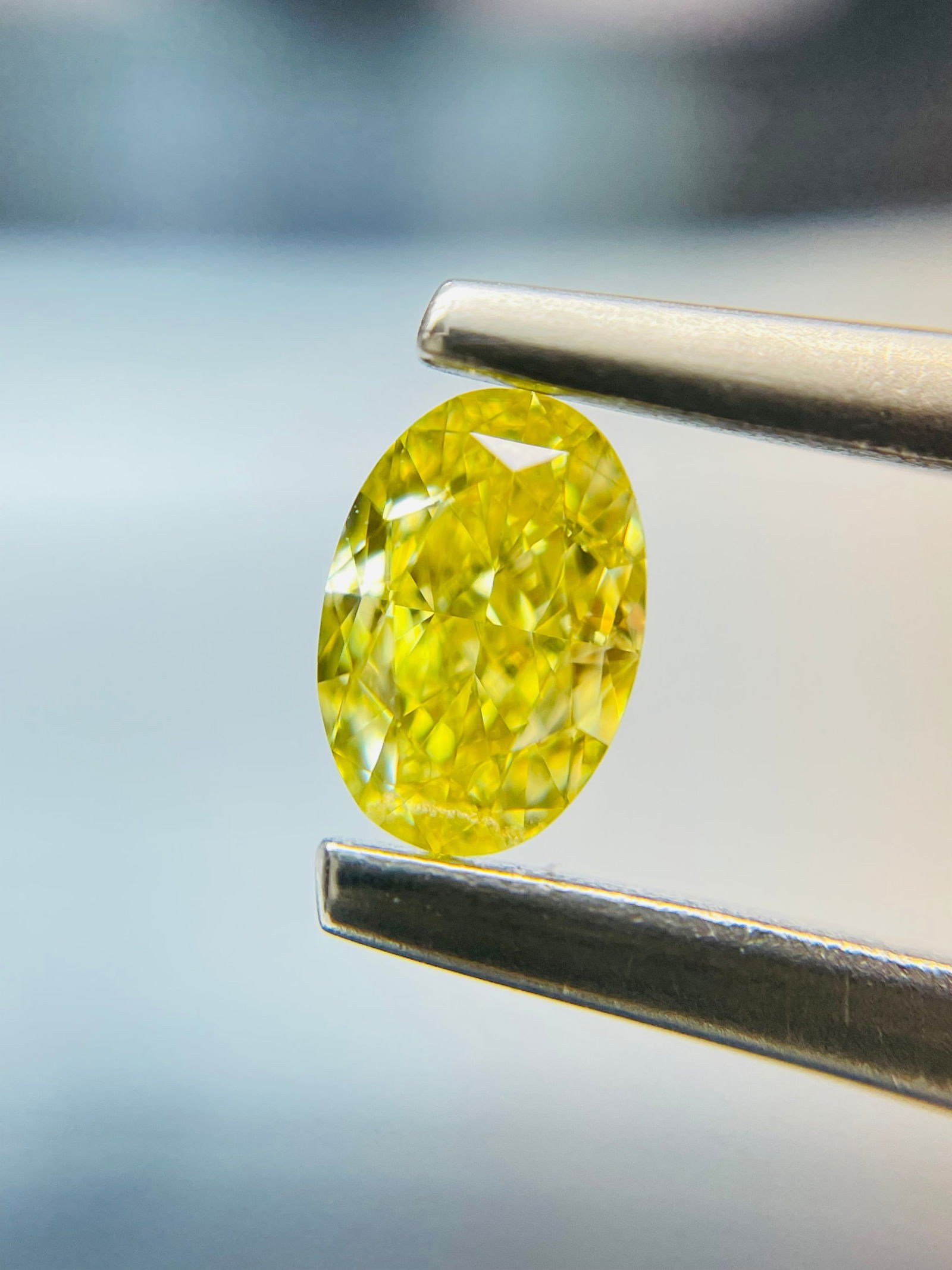 Loose Diamond - OVAL 0.51ct Fancy Intense Yellow VS1: Loose Diamond - OVAL 0.51ct Fancy Intense Yellow VS1 Source: Natural Shape: OVAL Carats: 0.51 Color: Fancy Intense Yellow Certification: GIA PLEASE NOTE: Framed, Large, or heavy items do not have ship
