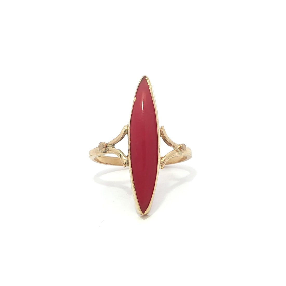 Vintage 14K Yellow Gold Marquise Coral Bezel Ring Size 5.5: Vintage 14K Yellow Gold Marquise Coral Bezel Ring Size 5.5 This stunning vintage ring features a marquise cabochon cut natural coral stone, beautifully bezel set in solid 14K yellow gold. The deep ora