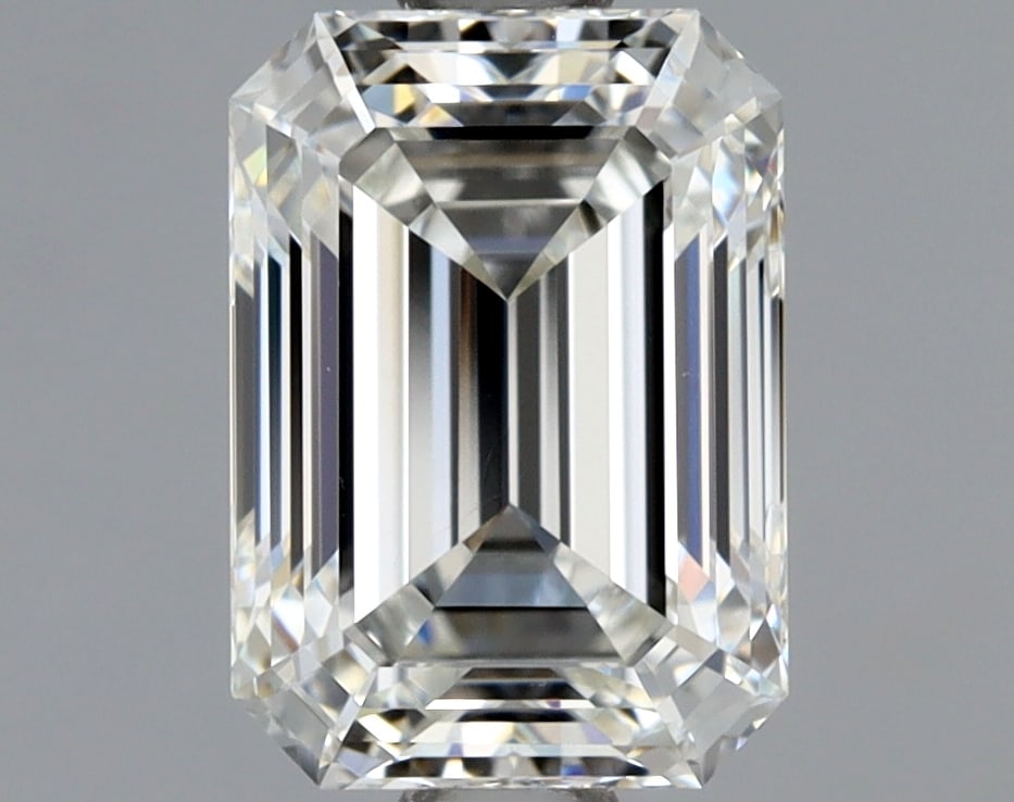 Loose Diamond - EMERALD 1.3ct H VS1: Loose Diamond - EMERALD 1.3ct H VS1 Source: Natural Mined Diamond Shape: EMERALD Carats: 1.3 Color: H Clarity: VS1 Certification: GIA Condition: Pre-Owned PLEASE NOTE: Framed, Large, or heavy items do