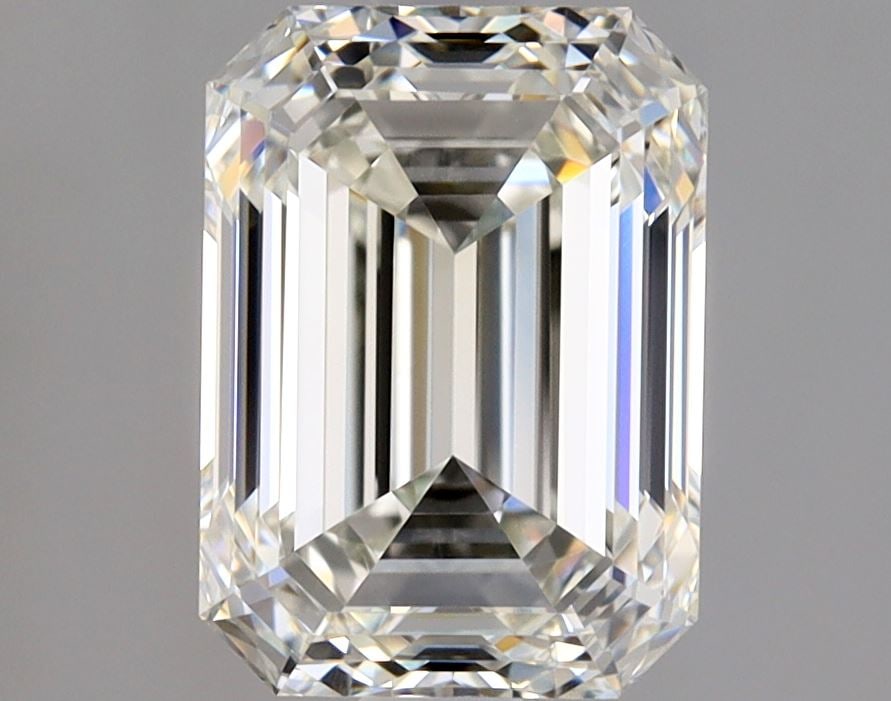 Loose Diamond - EMERALD 2.01ct J VVS2: Loose Diamond - EMERALD 2.01ct J VVS2 Source: Natural Mined Diamond Shape: EMERALD Carats: 2.01 Color: J Clarity: VVS2 Certification: GIA Condition: Pre-Owned PLEASE NOTE: Framed, Large, or heavy item