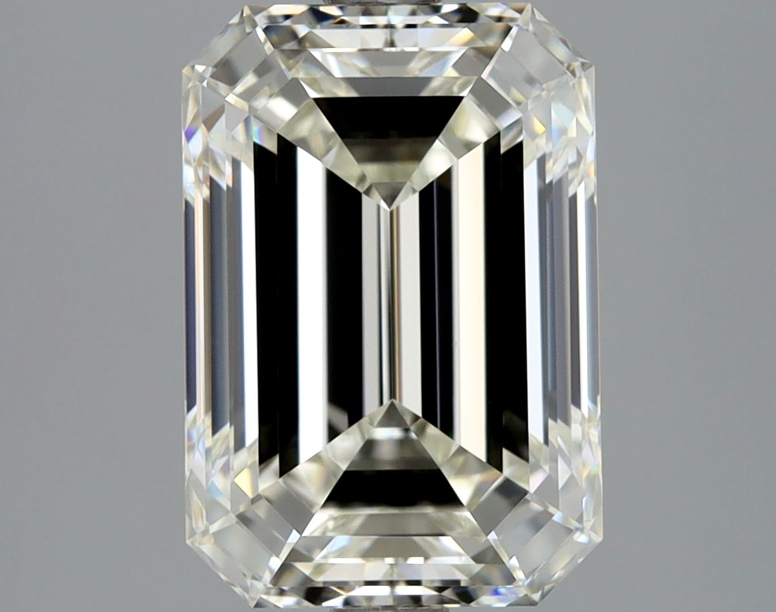 Loose Diamond - EMERALD 3.02ct J VVS2: Loose Diamond - EMERALD 3.02ct J VVS2 Source: Natural Mined Diamond Shape: EMERALD Carats: 3.02 Color: J Clarity: VVS2 Certification: GIA Condition: Pre-Owned PLEASE NOTE: Framed, Large, or heavy item