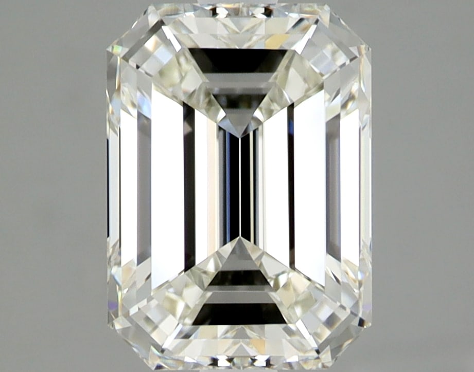 Loose Diamond - EMERALD 2.01ct I VVS1: Loose Diamond - EMERALD 2.01ct I VVS1 Source: Natural Mined Diamond Shape: EMERALD Carats: 2.01 Color: I Clarity: VVS1 Certification: GIA Condition: Pre-Owned PLEASE NOTE: Framed, Large, or heavy item