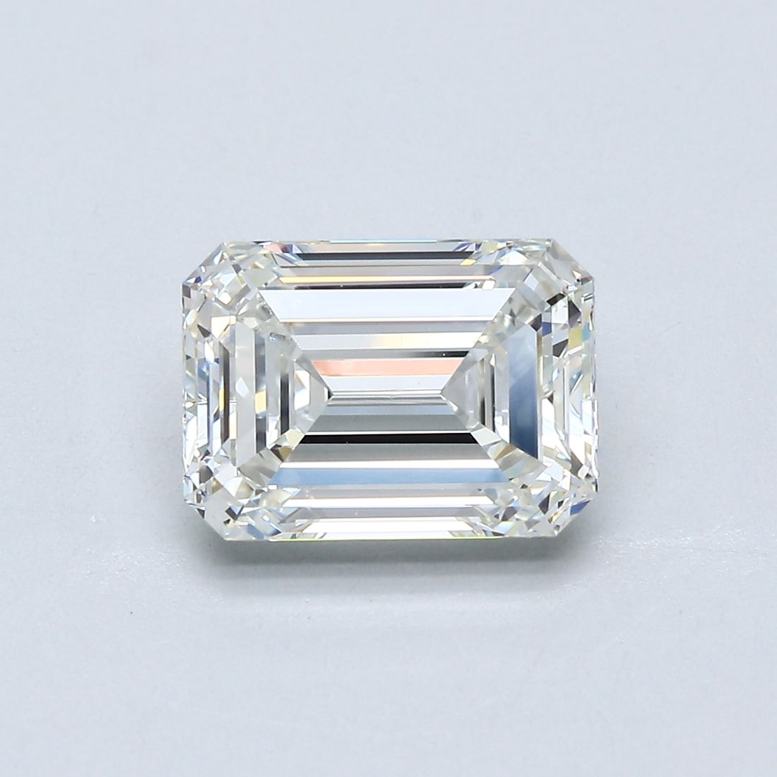 Loose Diamond - EMERALD 3.01ct I VVS1: Loose Diamond - EMERALD 3.01ct I VVS1 Source: Natural Mined Diamond Shape: EMERALD Carats: 3.01 Color: I Clarity: VVS1 Certification: GIA Condition: Pre-Owned PLEASE NOTE: Framed, Large, or heavy item