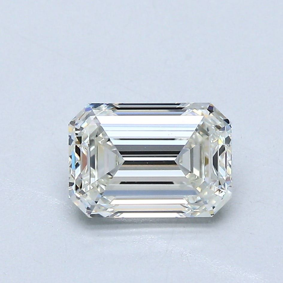 Loose Diamond - EMERALD 1.5ct J VS1: Loose Diamond - EMERALD 1.5ct J VS1 Source: Natural Mined Diamond Shape: EMERALD Carats: 1.5 Color: J Clarity: VS1 Certification: GIA Condition: Pre-Owned PLEASE NOTE: Framed, Large, or heavy items do