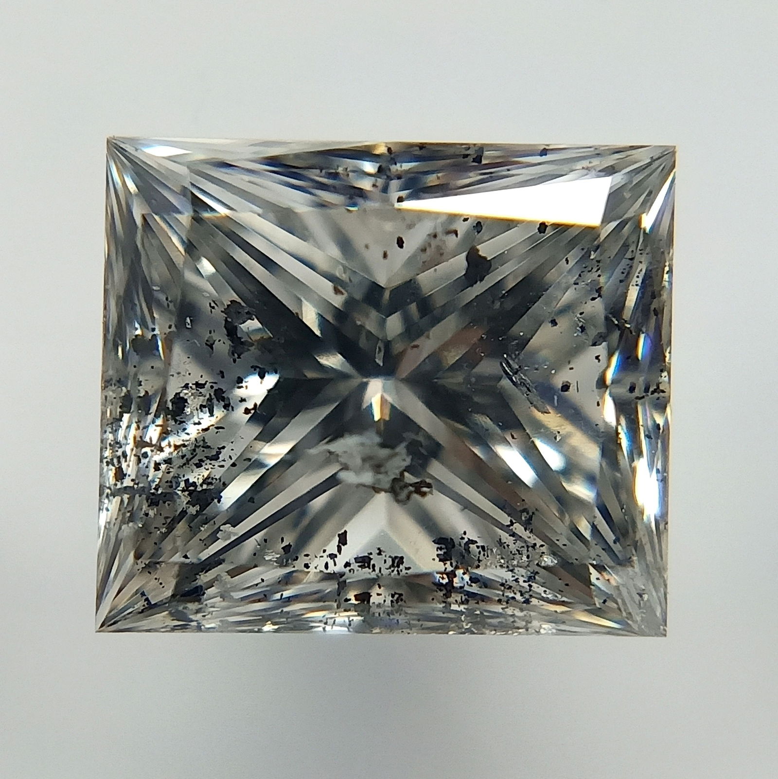 Loose Diamond - PRINCESS 1.0ct Gray I1: Loose Diamond - PRINCESS 1.0ct Gray I1 Source: Natural Shape: PRINCESS Carats: 1.0 Color: Gray Certification: EGL PLEASE NOTE: Framed, Large, or heavy items do not have shipping costs included. The ex
