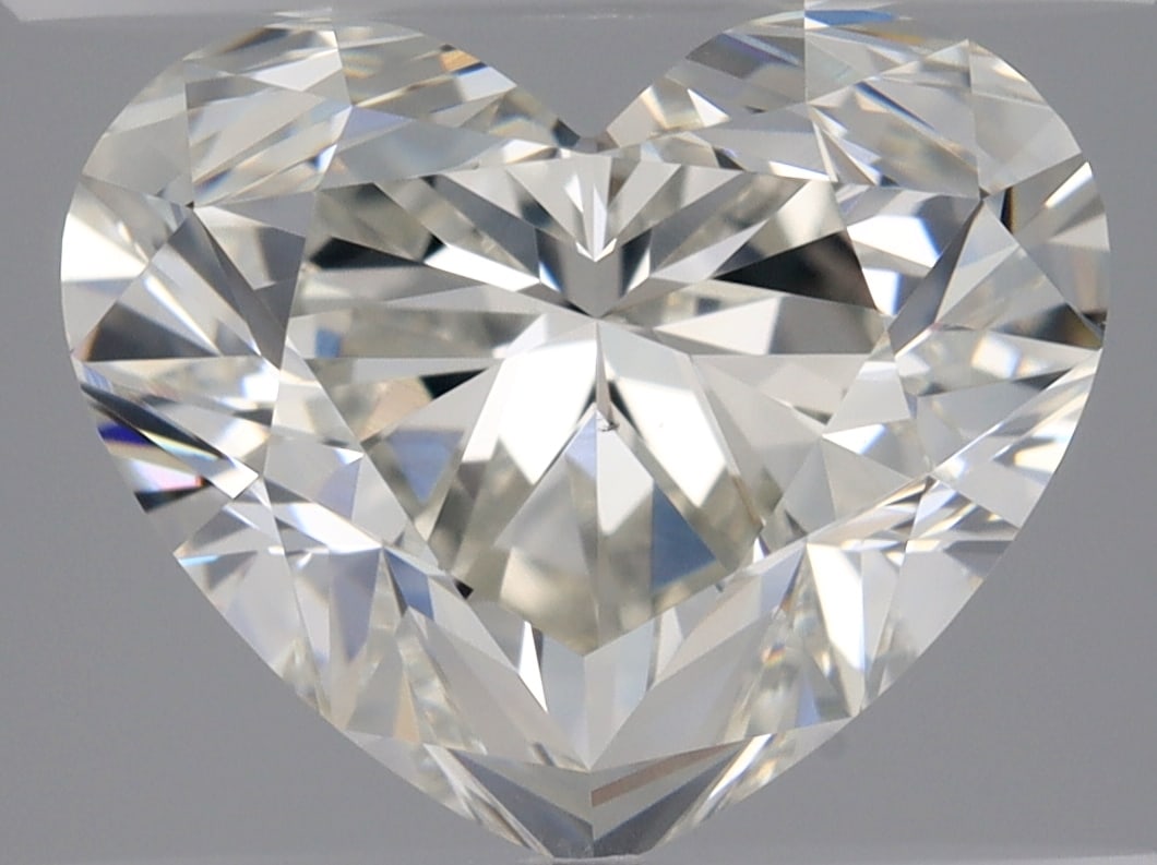 Loose Diamond - HEART 1.83ct I VS1: Loose Diamond - HEART 1.83ct I VS1 Source: Natural Mined Diamond Shape: HEART Carats: 1.83 Color: I Clarity: VS1 Certification: GIA Condition: Pre-Owned PLEASE NOTE: Framed, Large, or heavy items do n