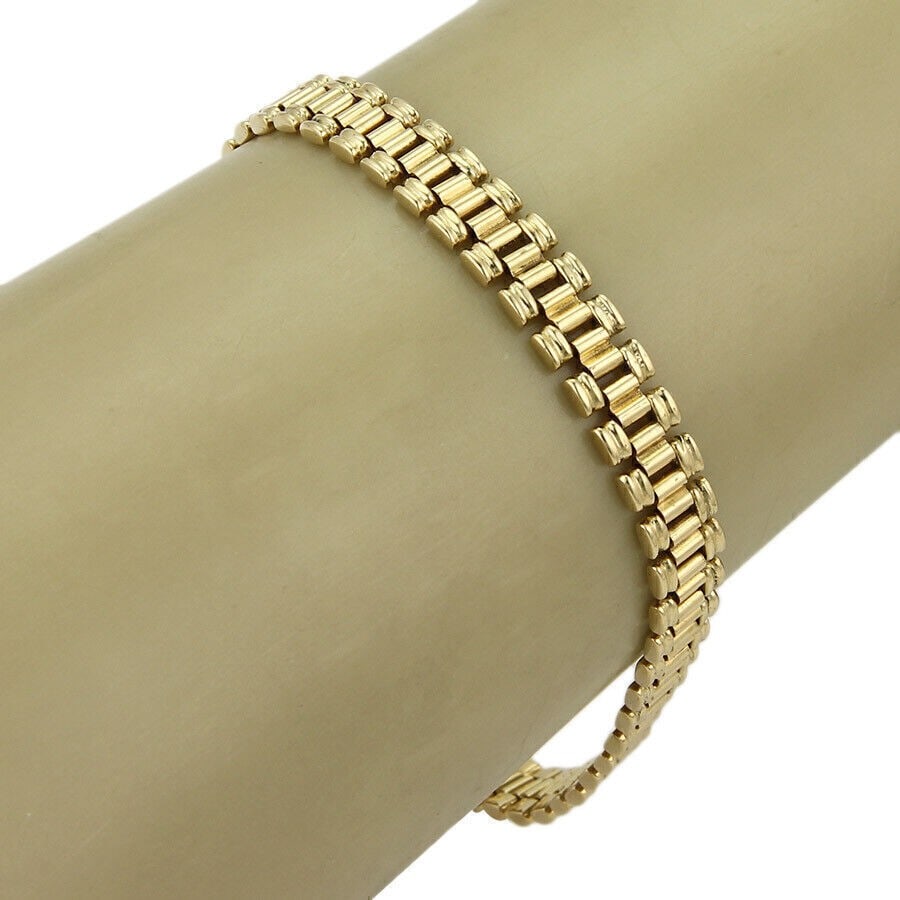 Vintage Italian 18k Yellow Gold Jubilee Link Flexible Bracelet 7.75 Inch: Vintage Italian 18k Yellow Gold Jubilee Link Flexible Bracelet 7.75 Inch This vintage Jubilee link bracelet features a classic soft flex design crafted from 18k yellow gold. Made in Italy, the bracele