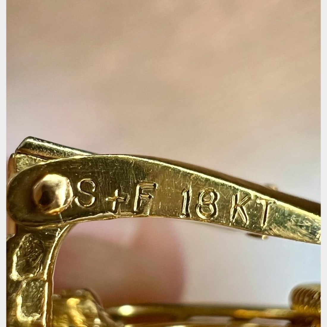 SPRITZER & FUHRMANN 18K Yellow Gold Diamond Enamel Earrings 1.00 Ct: SPRITZER & FUHRMANN 18K Yellow Gold Diamond Enamel Earrings 1.00 Ct Exquisite SPRITZER & FUHRMANN earrings crafted in luxurious 18K yellow gold, showcasing a stunning combination of diamonds and ename