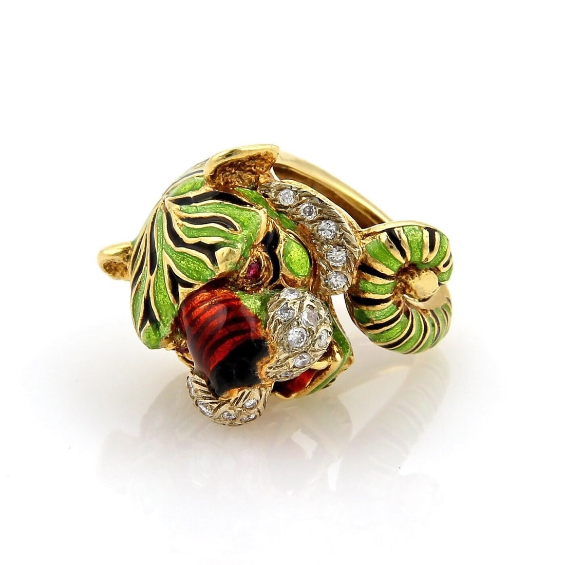 18k Yellow Gold Tiger Ring with Diamonds and Enamel by Frascarolo Size 5: 18k Yellow Gold Tiger Ring with Diamonds and Enamel by Frascarolo Size 5 This authentic Frascarolo Modele Depose tiger ring is crafted in solid 18k yellow gold and features a sculptural tiger motif wi