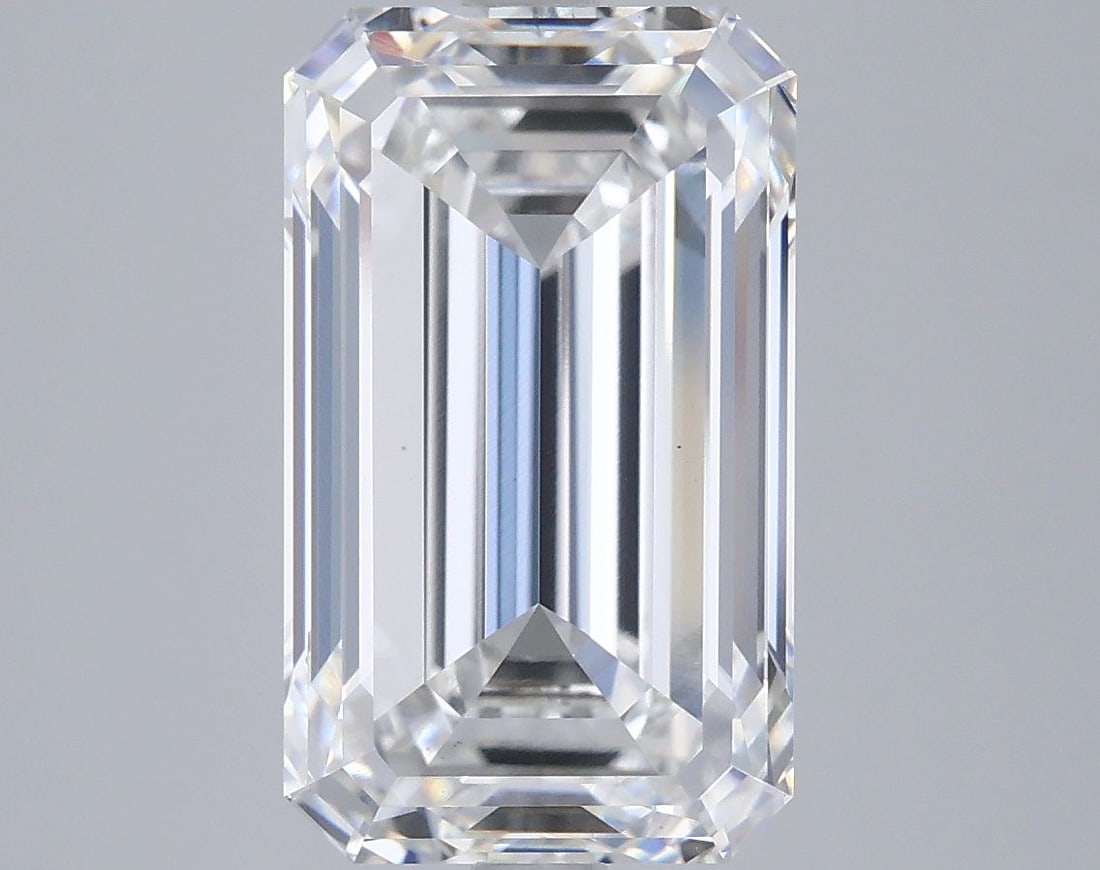 Loose Diamond - EMERALD 6.01ct F VS1: Loose Diamond - EMERALD 6.01ct F VS1 Source: This is a real non-mined Diamond that has been grown in a lab Shape: EMERALD Carats: 6.01 Color: F Clarity: VS1 Certification: IGI Video: Video Link 