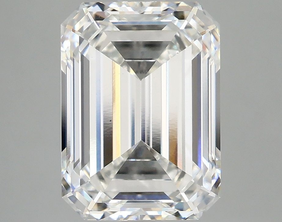 Loose Diamond - EMERALD 4.09ct F VS1: Loose Diamond - EMERALD 4.09ct F VS1 Source: This is a real non-mined Diamond that has been grown in a lab Shape: EMERALD Carats: 4.09 Color: F Clarity: VS1 Certification: IGI Video: