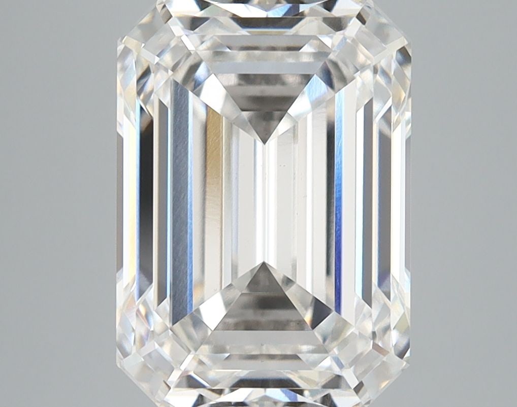 Loose Diamond - EMERALD 4.87ct G VS1: Loose Diamond - EMERALD 4.87ct G VS1 Source: This is a real non-mined Diamond that has been grown in a lab Shape: EMERALD Carats: 4.87 Color: G Clarity: VS1 Certification: IGI Video: