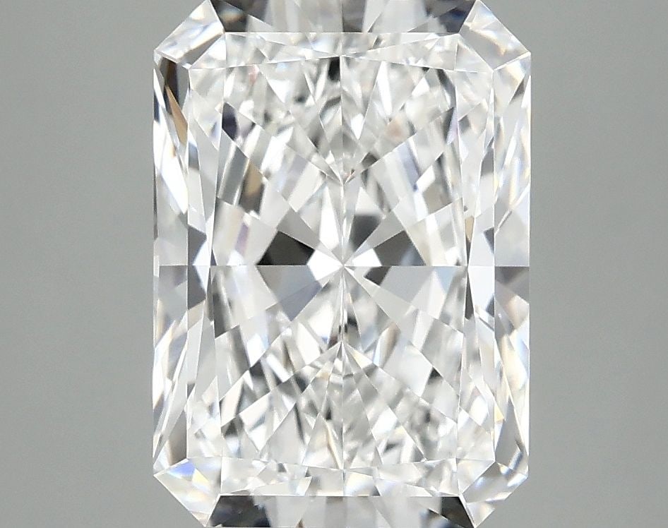 Loose Diamond - RADIANT 4.08ct E VVS2: Loose Diamond - RADIANT 4.08ct E VVS2 Source: This is a real non-mined Diamond that has been grown in a lab Shape: RADIANT Carats: 4.08 Color: E Clarity: VVS2 Certification: IGI Video: Video Link 