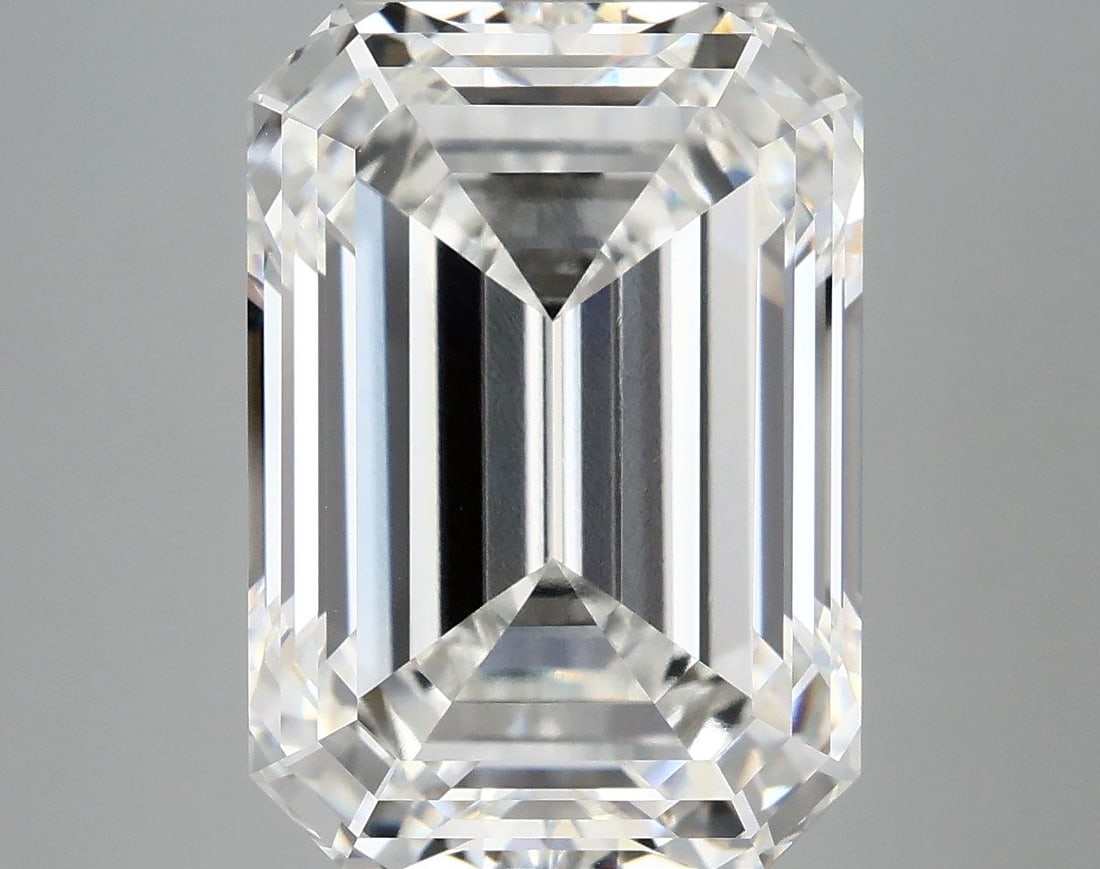 Loose Diamond - EMERALD 10.39ct F VVS2: Loose Diamond - EMERALD 10.39ct F VVS2 Source: This is a real non-mined Diamond that has been grown in a lab Shape: EMERALD Carats: 10.39 Color: F Clarity: VVS2 Certification: IGI Video: