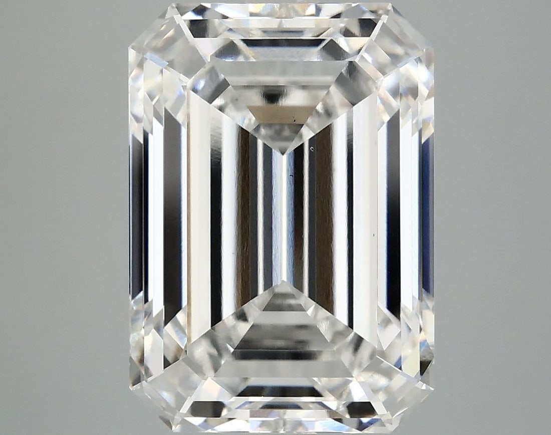 Loose Diamond - EMERALD 7.2ct E VS1: Loose Diamond - EMERALD 7.2ct E VS1 Source: This is a real non-mined Diamond that has been grown in a lab Shape: EMERALD Carats: 7.2 Color: E Clarity: VS1 Certification: IGI Video: