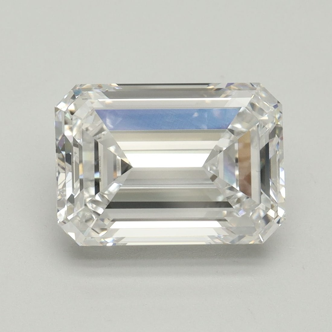 Loose Diamond - EMERALD 4.51ct D VS1: Loose Diamond - EMERALD 4.51ct D VS1 Source: This is a real non-mined Diamond that has been grown in a lab Shape: EMERALD Carats: 4.51 Color: D Clarity: VS1 Certification: IGI Video: