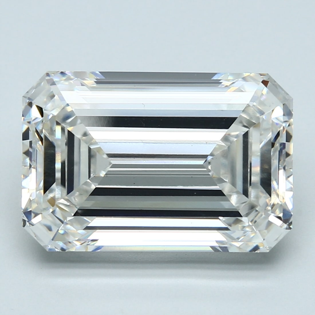 Loose Diamond - EMERALD 10.35ct G VS1: Loose Diamond - EMERALD 10.35ct G VS1 Source: This is a real non-mined Diamond that has been grown in a lab Shape: EMERALD Carats: 10.35 Color: G Clarity: VS1 Certification: IGI Condition: Pre-Owned P