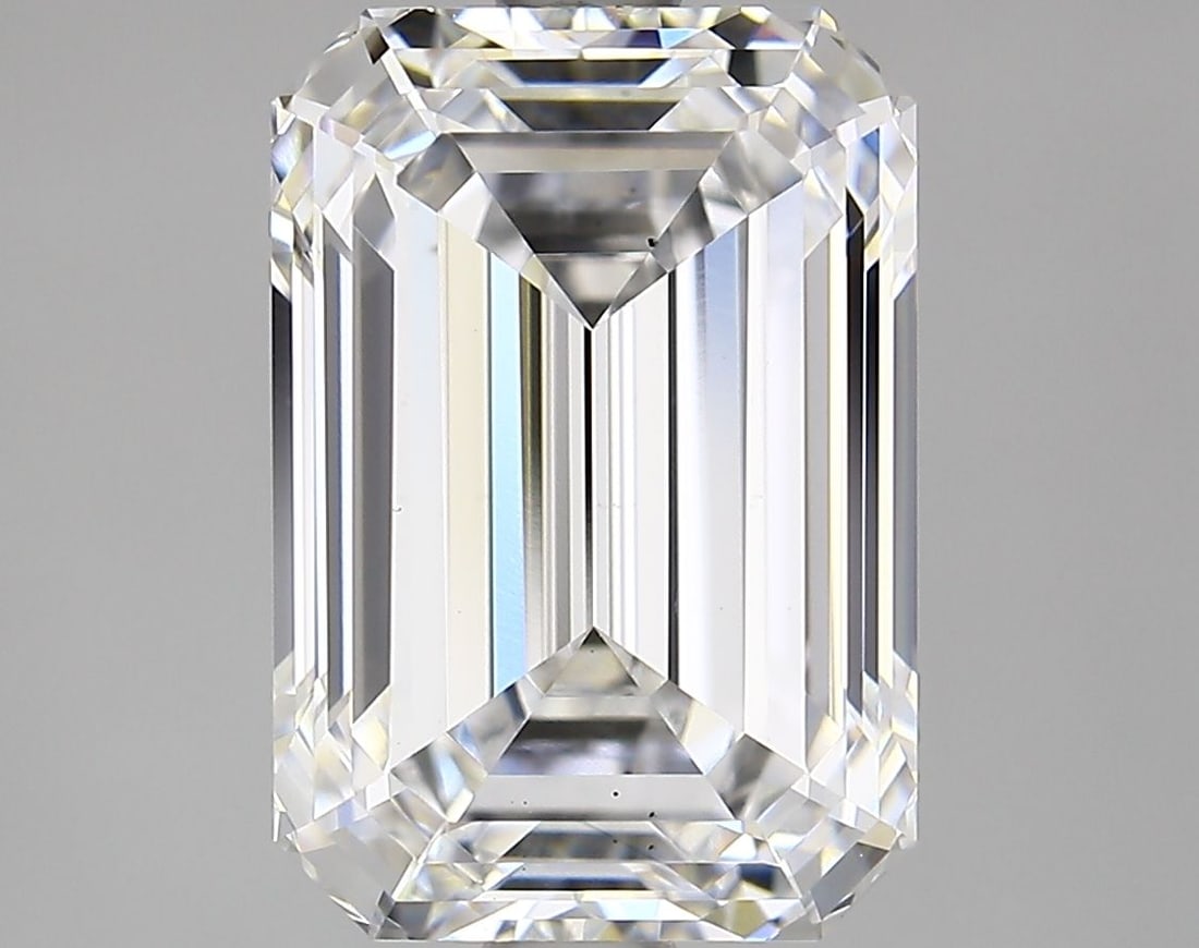 Loose Diamond - EMERALD 3.14ct E VS2: Loose Diamond - EMERALD 3.14ct E VS2 Source: This is a real non-mined Diamond that has been grown in a lab Shape: EMERALD Carats: 3.14 Color: E Clarity: VS2 Certification: GIA Video: