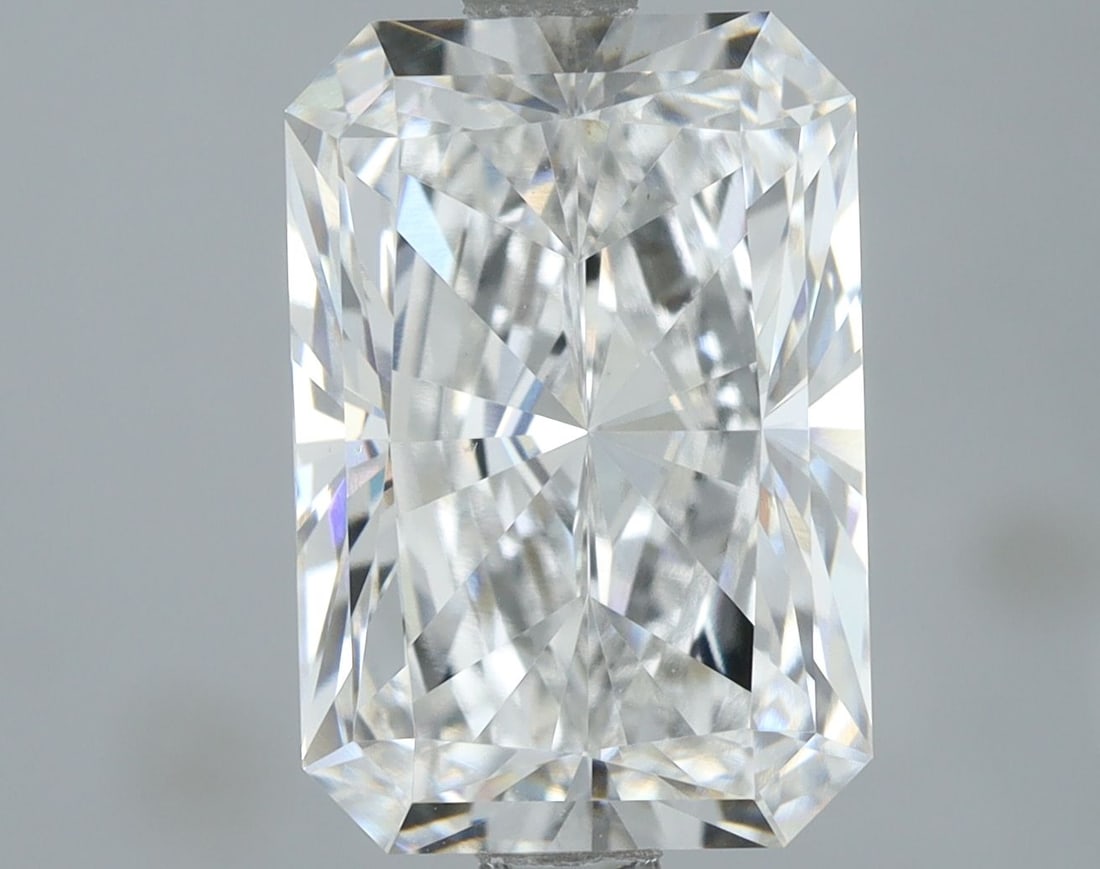 Loose Diamond - RADIANT 3.01ct E VS1: Loose Diamond - RADIANT 3.01ct E VS1 Source: This is a real non-mined Diamond that has been grown in a lab Shape: RADIANT Carats: 3.01 Color: E Clarity: VS1 Certification: IGI Video: Video Link 