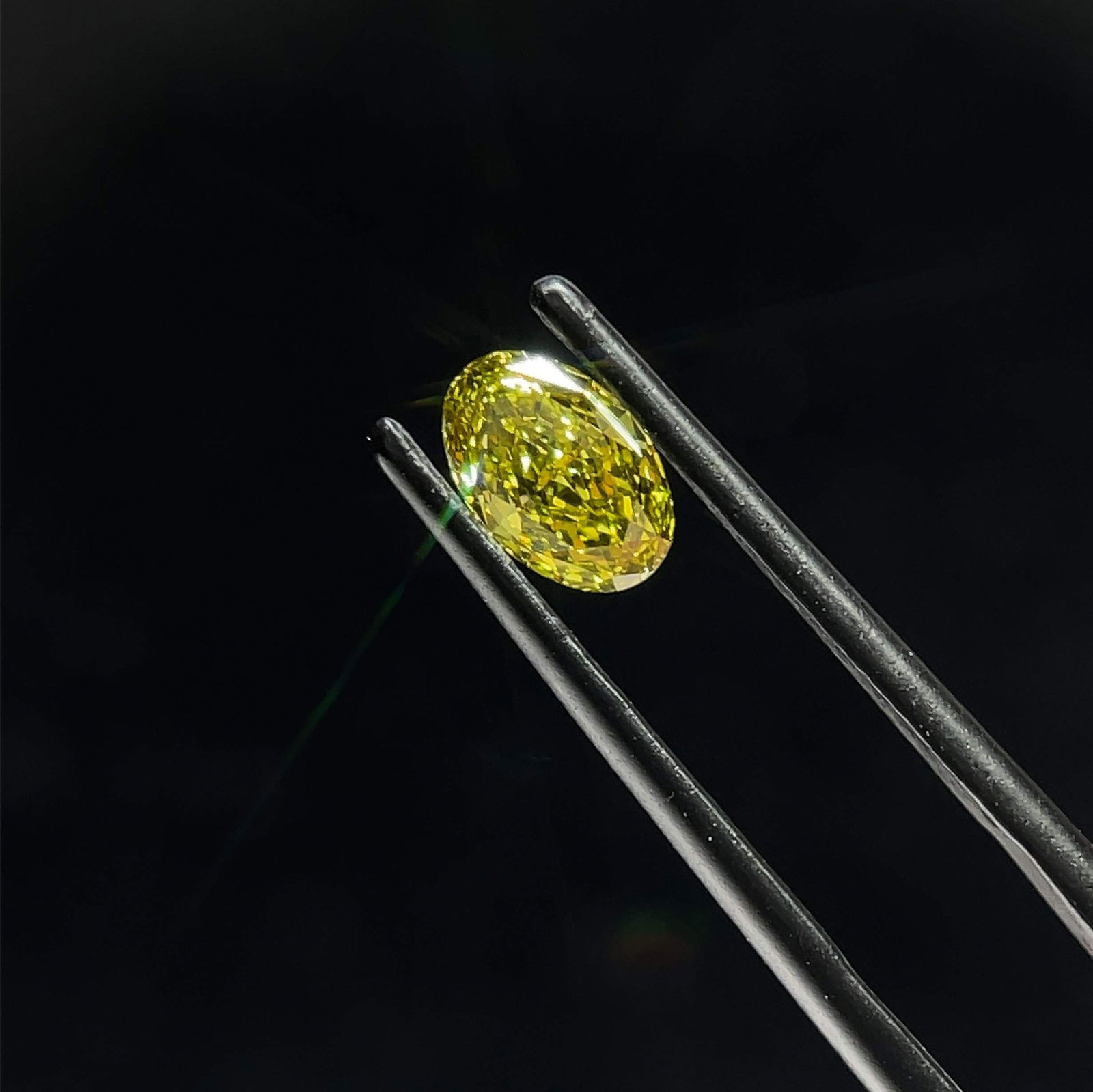 Loose Diamond - OVAL 0.71ct Fancy Gray Yellow VS1: Loose Diamond - OVAL 0.71ct Fancy Gray Yellow VS1 Source: This is a real non-mined Diamond that has been grown in a lab Shape: OVAL Carats: 0.71 Color: Fancy Gray Yellow Certification: IGI Video: