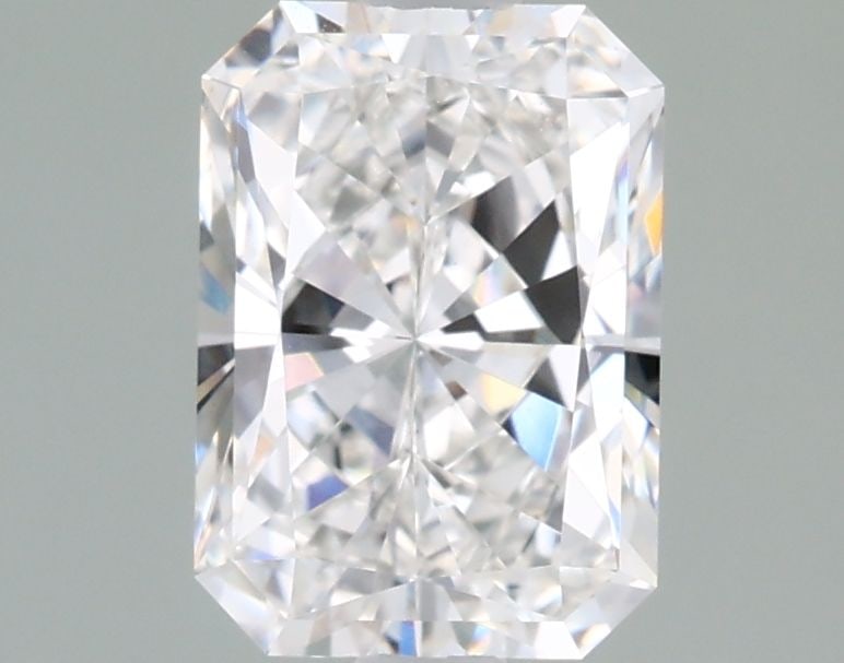 Loose Diamond - RADIANT 1.52ct E VVS2: Loose Diamond - RADIANT 1.52ct E VVS2 Source: This is a real non-mined Diamond that has been grown in a lab Shape: RADIANT Carats: 1.52 Color: E Clarity: VVS2 Certification: IGI Video: