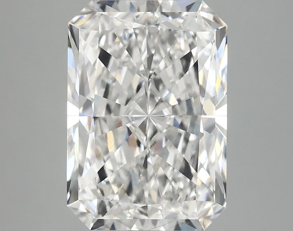 Loose Diamond - RADIANT 3.91ct F VS1: Loose Diamond - RADIANT 3.91ct F VS1 Source: This is a real non-mined Diamond that has been grown in a lab Shape: RADIANT Carats: 3.91 Color: F Clarity: VS1 Certification: IGI Condition: