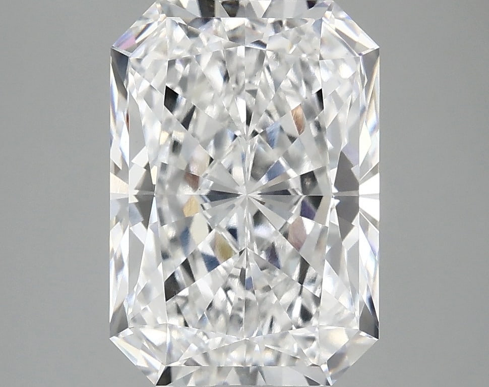 Loose Diamond - RADIANT 4.07ct D VS1: Loose Diamond - RADIANT 4.07ct D VS1 Source: This is a real non-mined Diamond that has been grown in a lab Shape: RADIANT Carats: 4.07 Color: D Clarity: VS1 Certification: IGI Condition: Pre-Owned PLE
