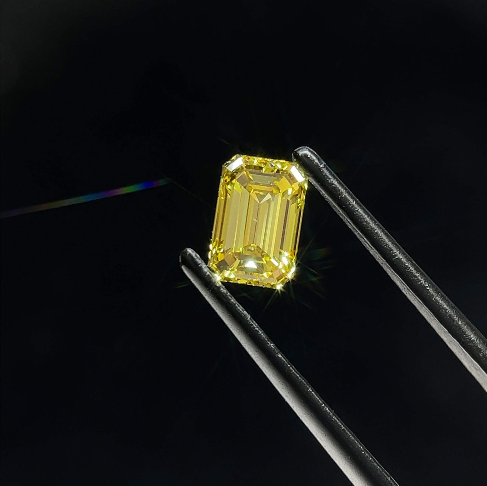 Loose Diamond - EMERALD 0.95ct Fancy Yellow VS1: Loose Diamond - EMERALD 0.95ct Fancy Yellow VS1 Source: This is a real non-mined Diamond that has been grown in a lab Shape: EMERALD Carats: 0.95 Color: Fancy Yellow Certification: IGI Video: Video