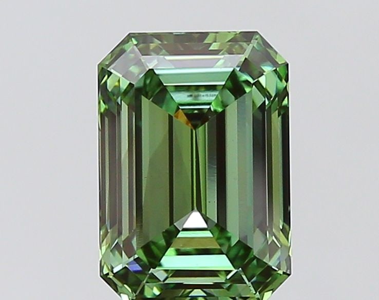 Loose Diamond - EMERALD 3.08ct Fancy Vivid Green VS2: Loose Diamond - EMERALD 3.08ct Fancy Vivid Green VS2 Source: This is a real non-mined Diamond that has been grown in a lab Shape: EMERALD Carats: 3.08 Color: Fancy Vivid Green Certification: IGI 