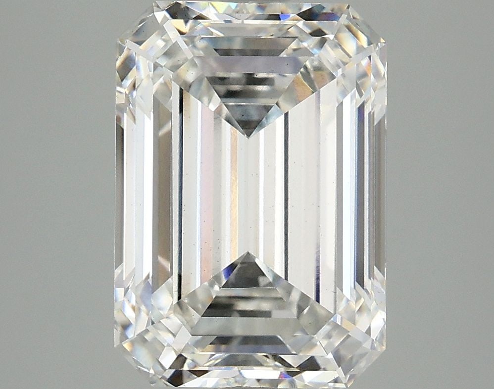 Loose Diamond - EMERALD 5.09ct E VS1: Loose Diamond - EMERALD 5.09ct E VS1 Source: This is a real non-mined Diamond that has been grown in a lab Shape: EMERALD Carats: 5.09 Color: E Clarity: VS1 Certification: IGI Video: