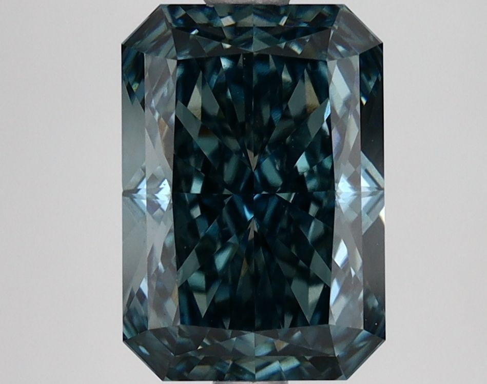 Loose Diamond - RADIANT 3.27ct Fancy Intense Green VS1: Loose Diamond - RADIANT 3.27ct Fancy Intense Green VS1 Source: This is a real non-mined Diamond that has been grown in a lab Shape: RADIANT Carats: 3.27 Color: Fancy Intense Green Certification: IGI