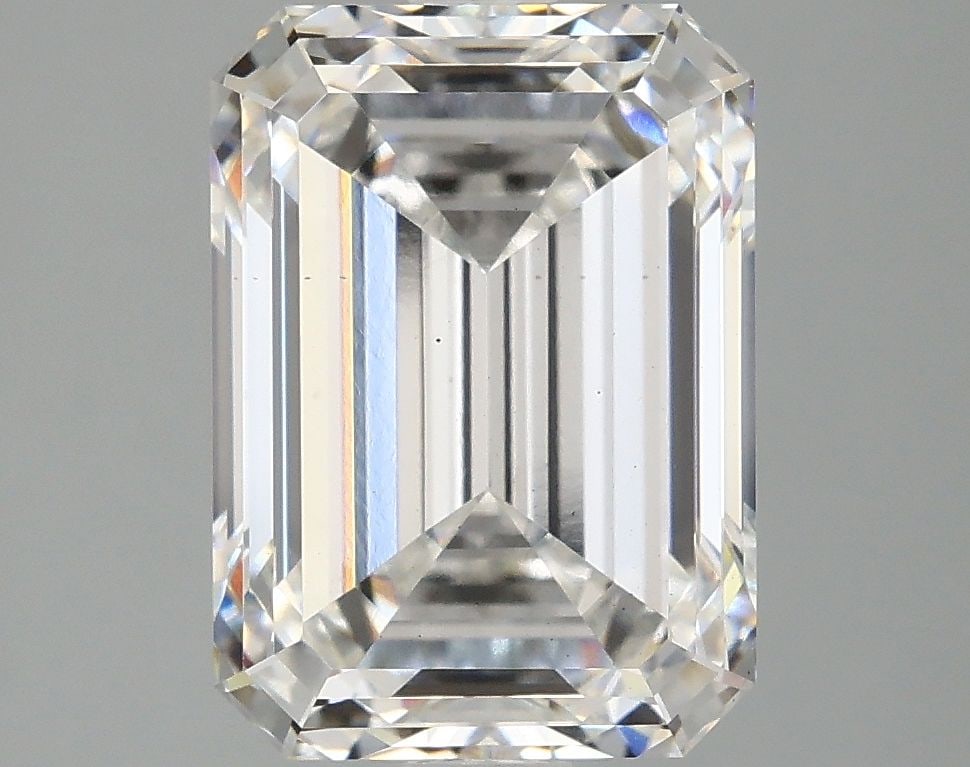 Loose Diamond - EMERALD 5.07ct F VS2: Loose Diamond - EMERALD 5.07ct F VS2 Source: This is a real non-mined Diamond that has been grown in a lab Shape: EMERALD Carats: 5.07 Color: F Clarity: VS2 Certification: IGI Video: