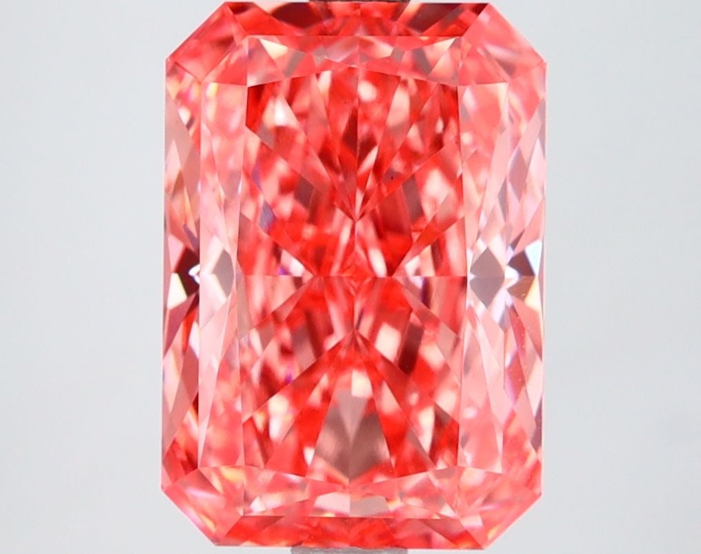 Loose Diamond - RADIANT 4.02ct Fancy Vivid Pink VS1: Loose Diamond - RADIANT 4.02ct Fancy Vivid Pink VS1 Source: This is a real non-mined Diamond that has been grown in a lab Shape: RADIANT Carats: 4.02 Color: Fancy Vivid Pink Certification: IGI