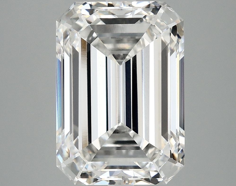 Loose Diamond - EMERALD 5.08ct E VS1: Loose Diamond - EMERALD 5.08ct E VS1 Source: This is a real non-mined Diamond that has been grown in a lab Shape: EMERALD Carats: 5.08 Color: E Clarity: VS1 Certification: IGI Video: Video Link 