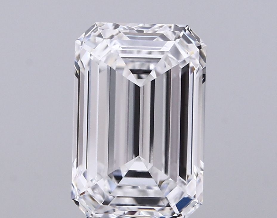 Loose Diamond - EMERALD 3.52ct D IF: Loose Diamond - EMERALD 3.52ct D IF Source: This is a real non-mined Diamond that has been grown in a lab Shape: EMERALD Carats: 3.52 Color: D Clarity: IF Certification: IGI Video: