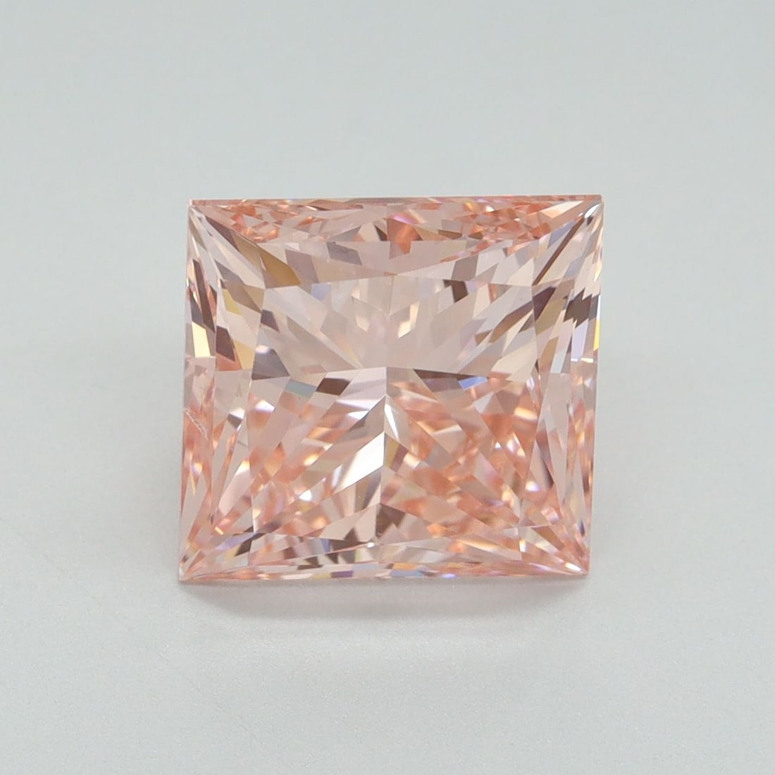 Loose Diamond - PRINCESS 4.5ct Fancy Intense Pink VS2: Loose Diamond - PRINCESS 4.5ct Fancy Intense Pink VS2 Source: This is a real non-mined Diamond that has been grown in a lab Shape: PRINCESS Carats: 4.5 Color: Fancy Intense Pink Certification: IGI Vid