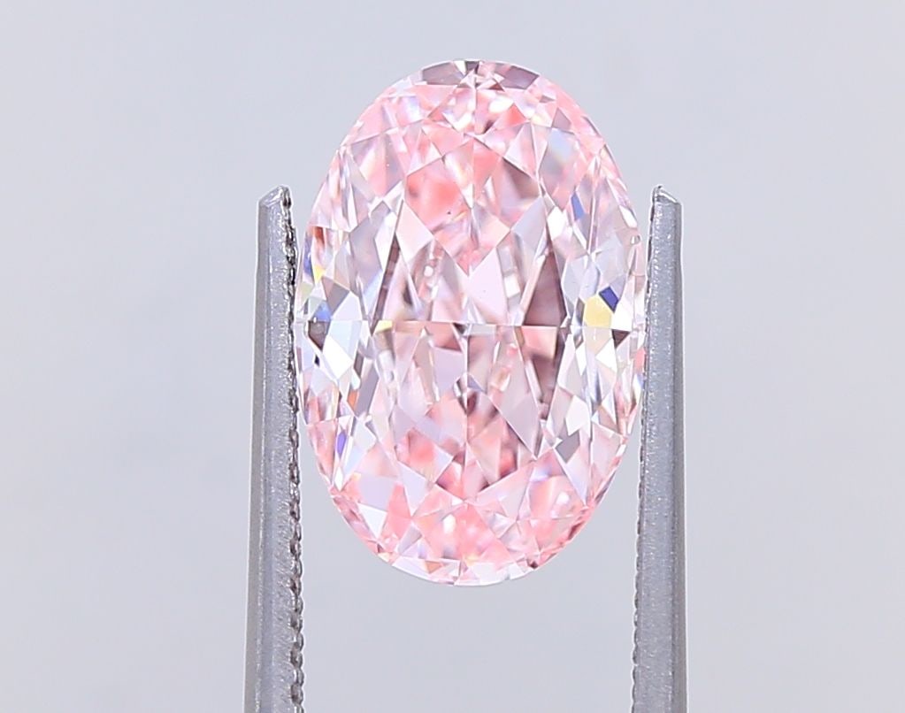 Loose Diamond - OVAL 3.41ct Fancy Intense Pink VS1: Loose Diamond - OVAL 3.41ct Fancy Intense Pink VS1 Source: This is a real non-mined Diamond that has been grown in a lab Shape: OVAL Carats: 3.41 Color: Fancy Intense Pink Certification: IGI Video: