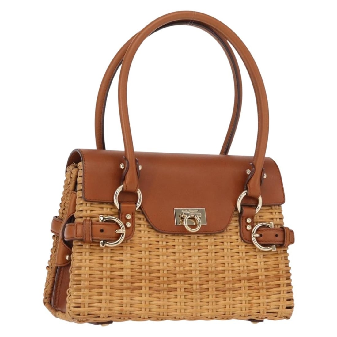 Salvatore Ferragamo Gancini Hand Bag Beige Gold Leather Auth 157646SAV: Salvatore Ferragamo Gancini Hand Bag Beige Gold Leather Auth 157646SAV This Salvatore Ferragamo Gancini Hand Bag showcases a sophisticated blend of beige and gold tones. Crafted in Italy from high-qua