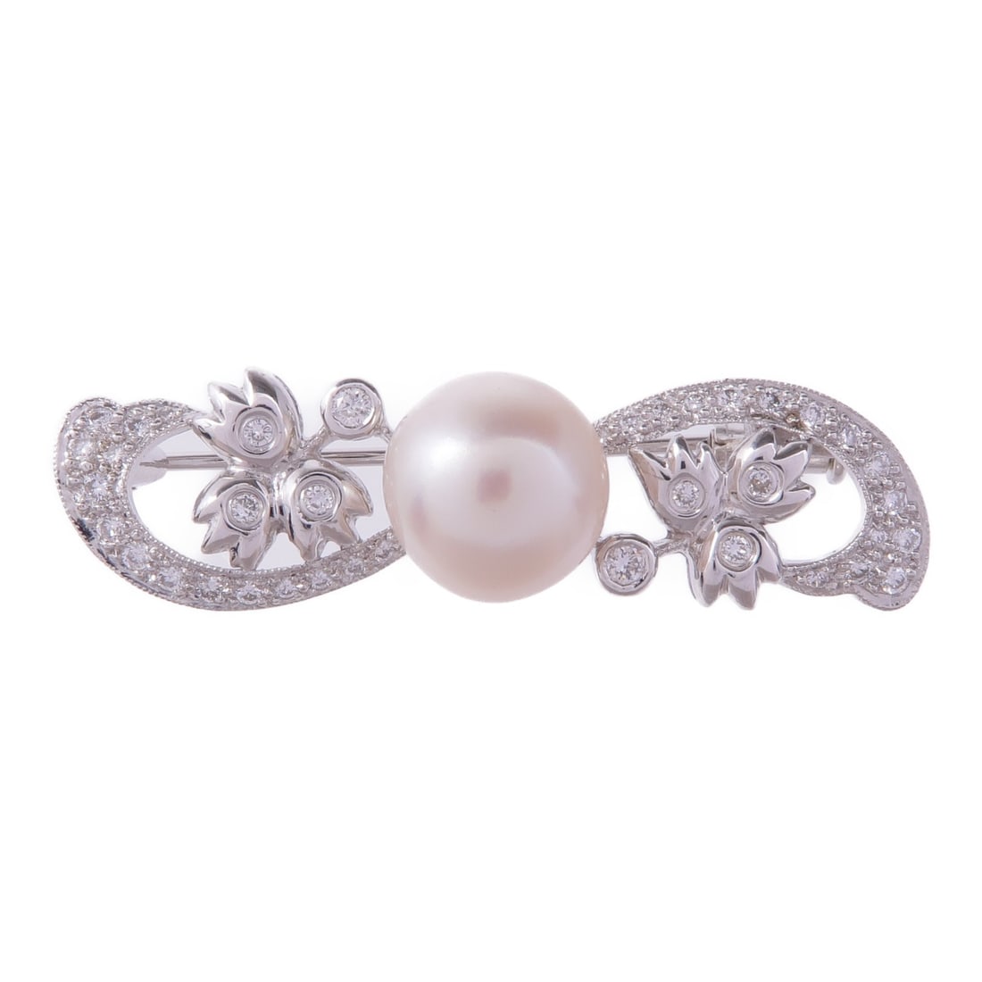 Elegant Diamond Pearl Brooch in 18K White Gold: Elegant Diamond Pearl Brooch in 18K White Gold This exquisite brooch features the elegance of 18K white gold, beautifully adorned with clear diamonds and pearls. The intricate design showcases a blend