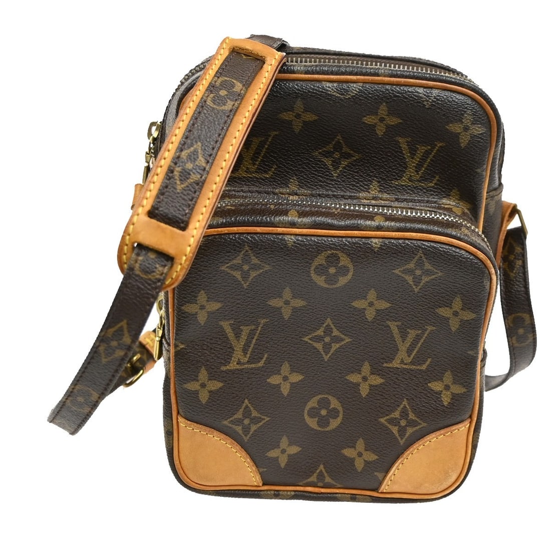 Louis Vuitton Monogram Canvas Amazone Crossbody Bag 15cm x 21.5cm x 10cm: Louis Vuitton Monogram Canvas Amazone Crossbody Bag 15cm x 21.5cm x 10cm The Louis Vuitton Amazone Bag features the iconic monogram canvas in a unisex design, crafted in France. This pre-owned bag mea