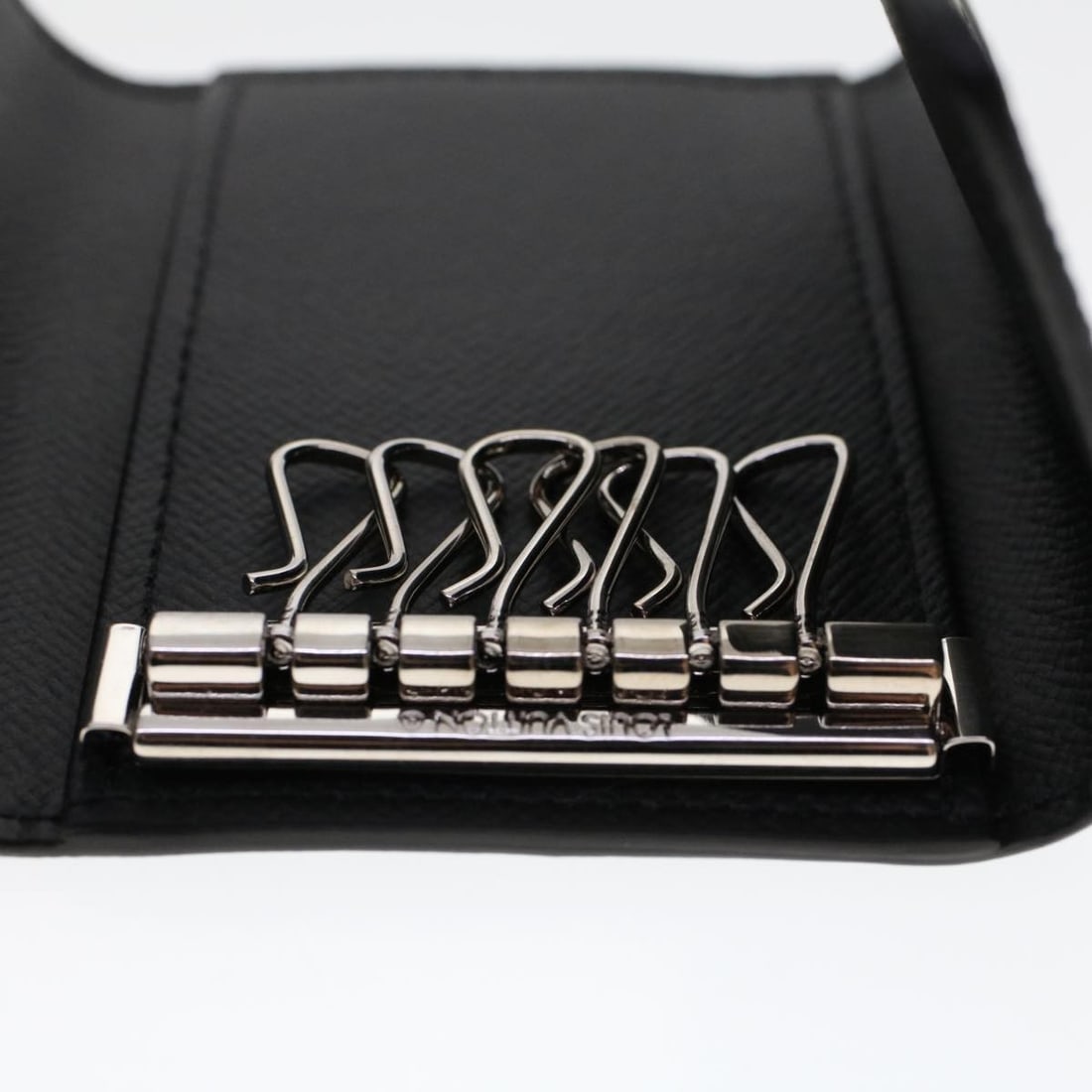 LOUIS VUITTON Monogram Eclipse Multicles6 Key Case M82603 Auth - 9