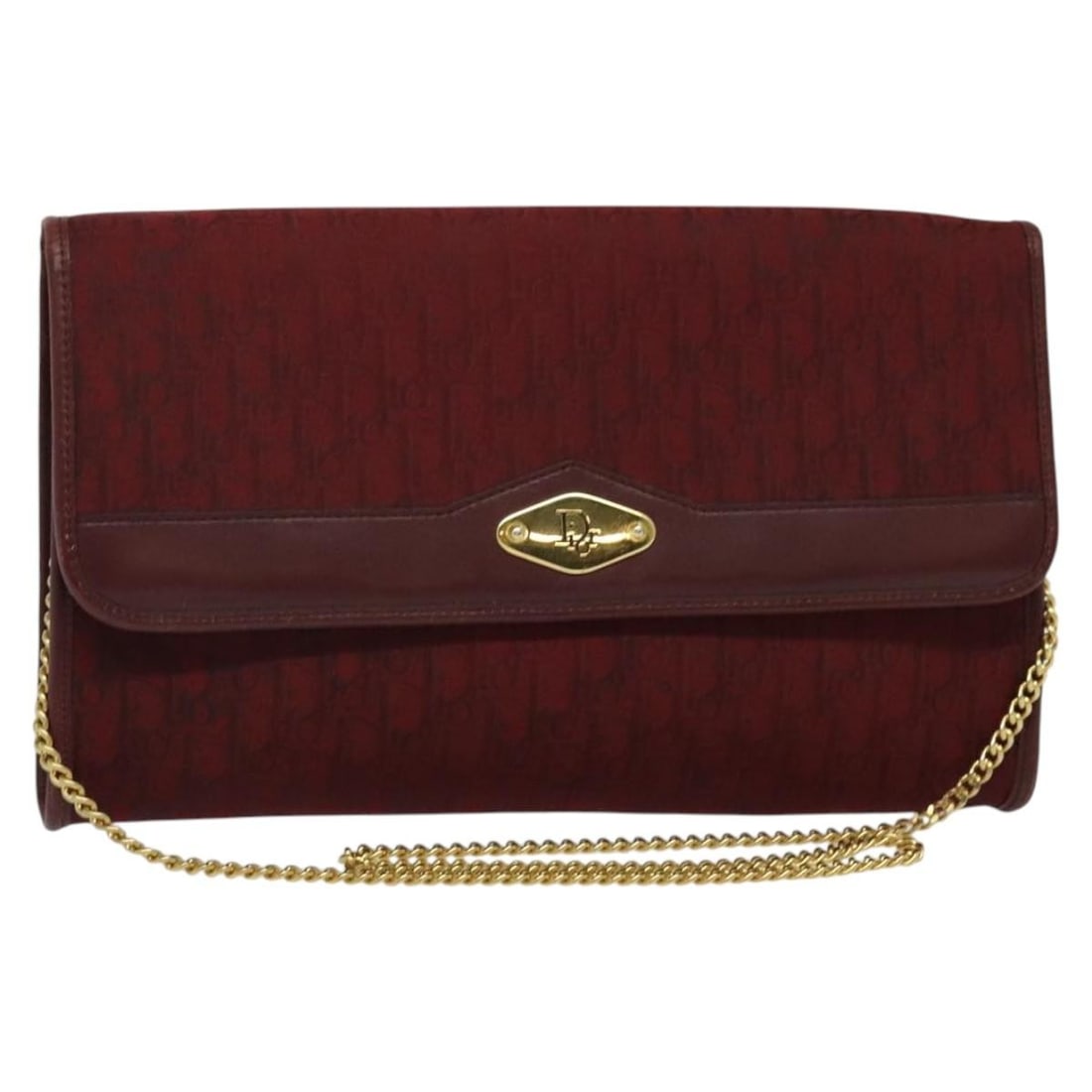 Christian Dior Canvas Trotteur Shoulder Bag with Chain Strap Red: Christian Dior Canvas Trotteur Shoulder Bag with Chain Strap Red This Christian Dior Vintage Trotteur chain shoulder bag for women features a red canvas exterior. It includes a shoulder strap and meta