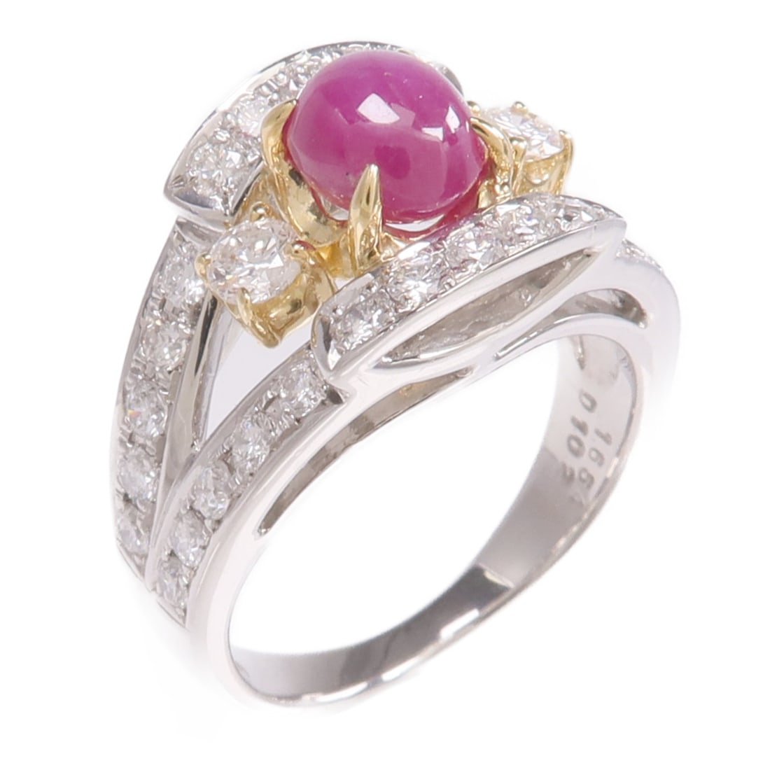 Star Sapphire and Diamond Platinum Yellow Gold Ring Size US 6: Star Sapphire and Diamond Platinum Yellow Gold Ring Size US 6 This elegant ring features a striking star sapphire as the main stone, set in a combination of PT900 platinum and 18K yellow gold. The rin