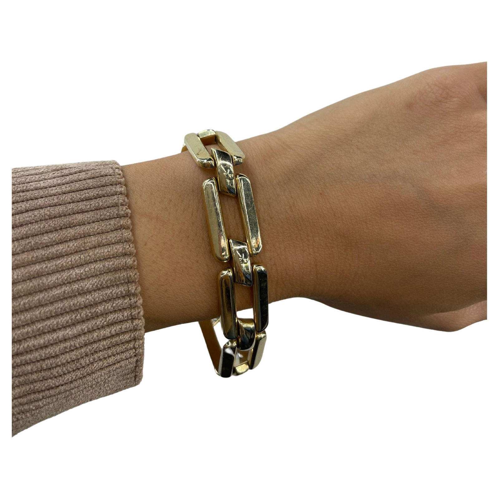 Harbor Diamonds 14K Yellow Gold Rectangular Link Bracelet 7.15 in 24.5g: Harbor Diamonds 14K Yellow Gold Rectangular Link Bracelet 7.15 in 24.5g This stunning bracelet is crafted from 14 karat yellow gold, showcasing a contemporary design with elegant rectangular long link