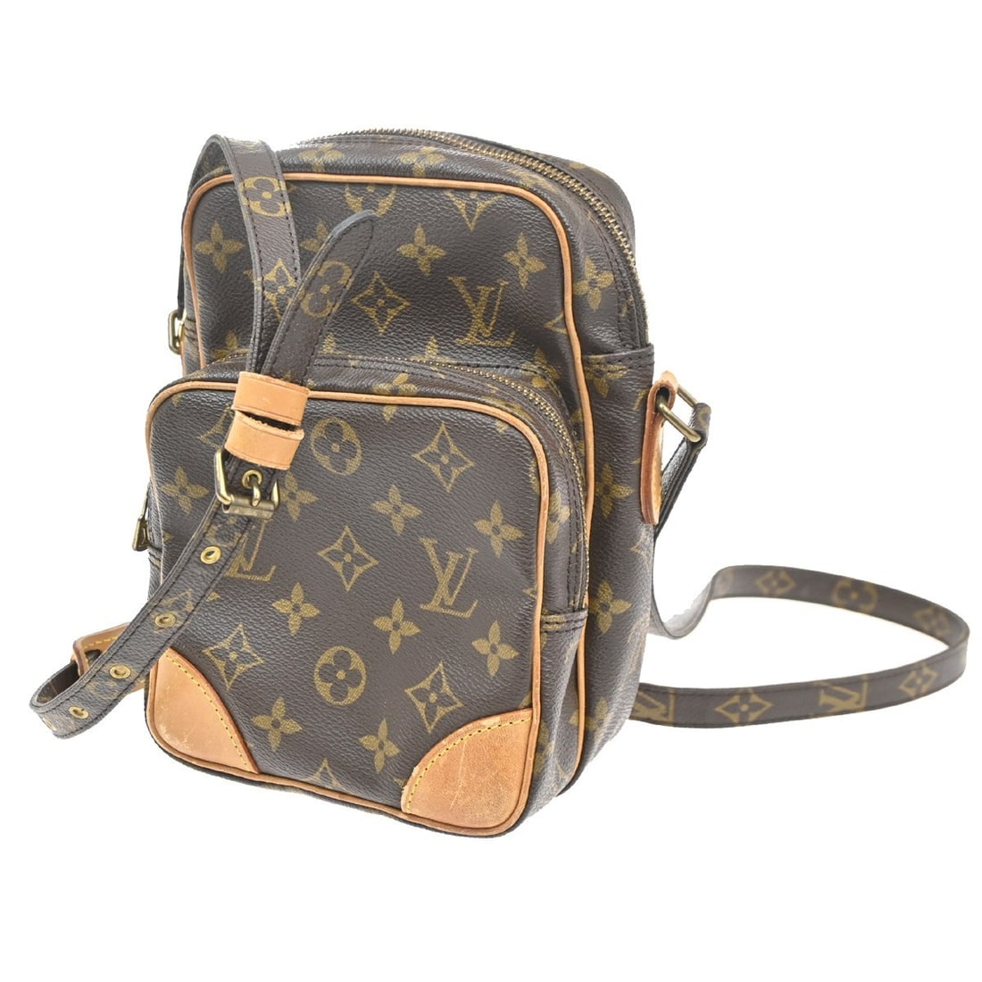 Louis Vuitton Amazone Monogram Canvas Shoulder Bag 15x21.5x10cm: Louis Vuitton Amazone Monogram Canvas Shoulder Bag 15x21.5x10cm This Louis Vuitton Amazone shoulder bag features the iconic Monogram canvas in brown, designed for unisex use. It offers practical dimen