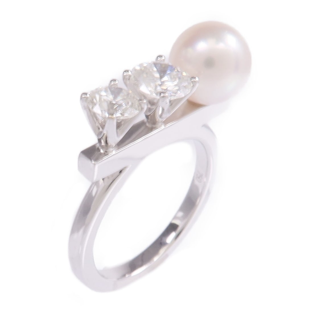 18K White Gold Pearl and Diamond Ring Size 6.5 (1 of 8)