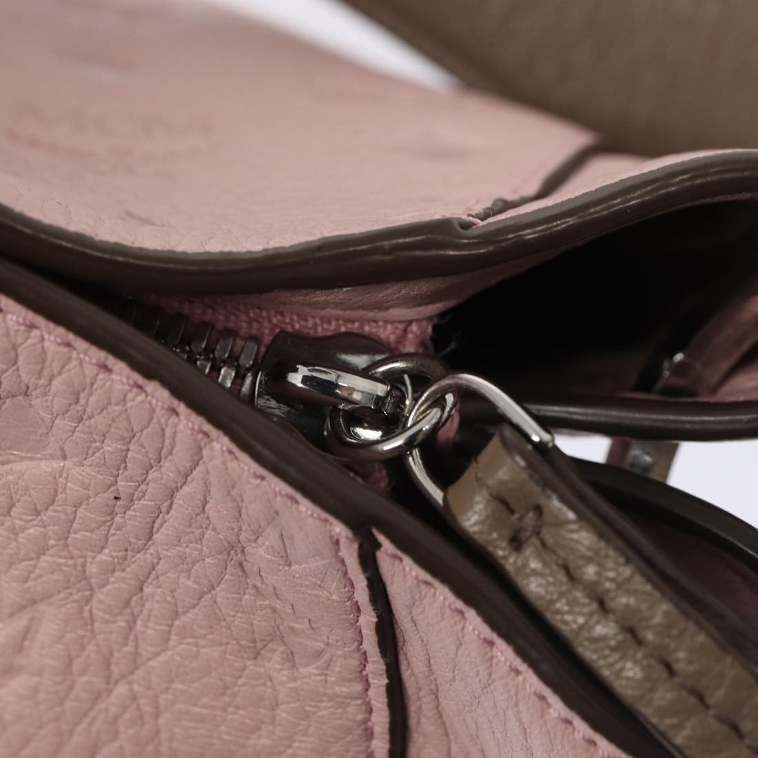 MCM Vicetos Logogram Pink Silver Leather Shoulder Bag Auth AC3169 - 18